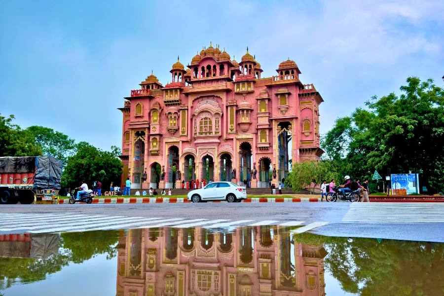 customized-golden-triangle-tour-india-for-foreigners