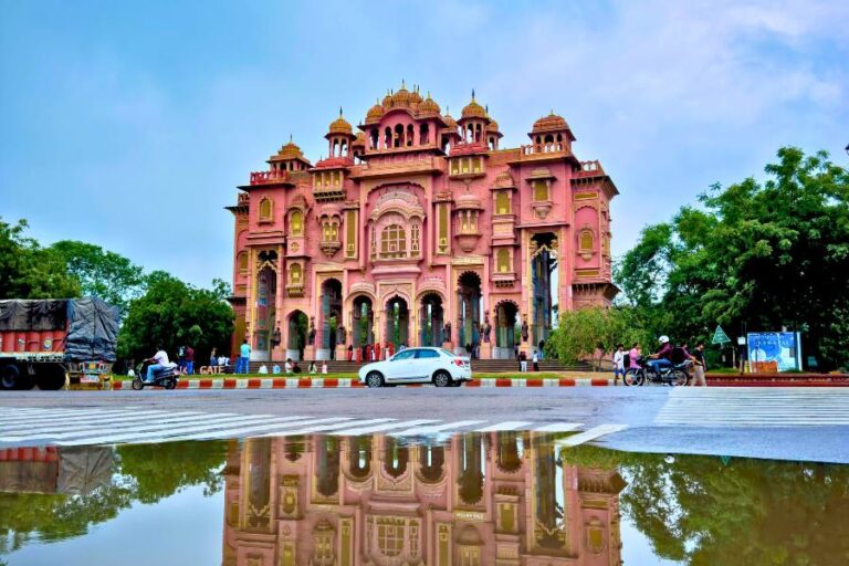 Customized Golden Triangle Tour India for Foreigners