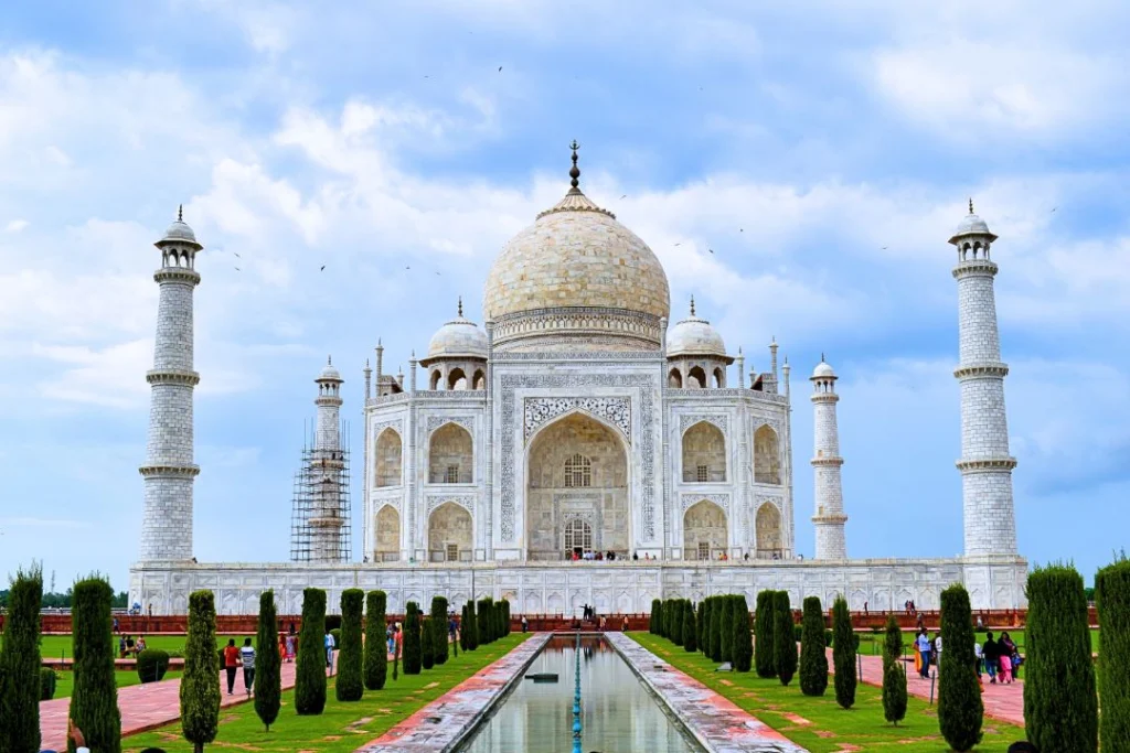 Experience Same Day Agra Tour by Superfast Express Train from Delhi