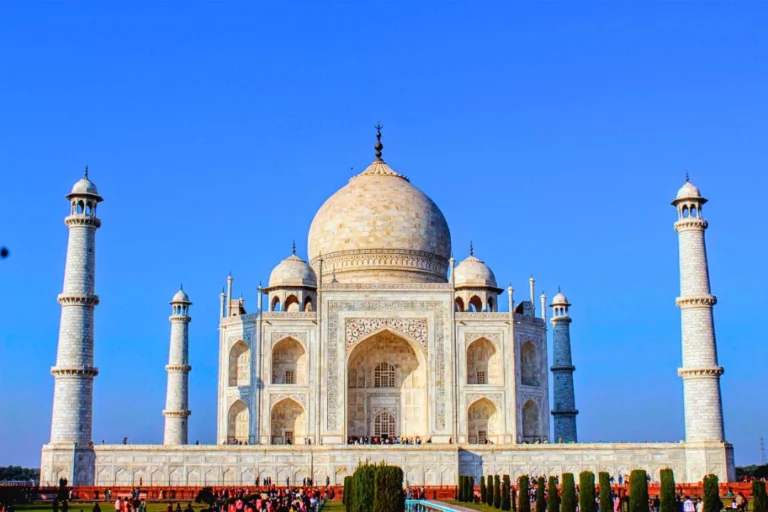Experience the Taj Mahal Day Tour from Delhi by Car