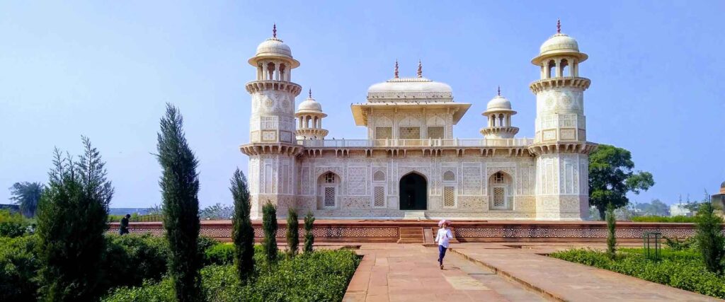 Top Places To Tour Near Agra For A Weekend Getaway